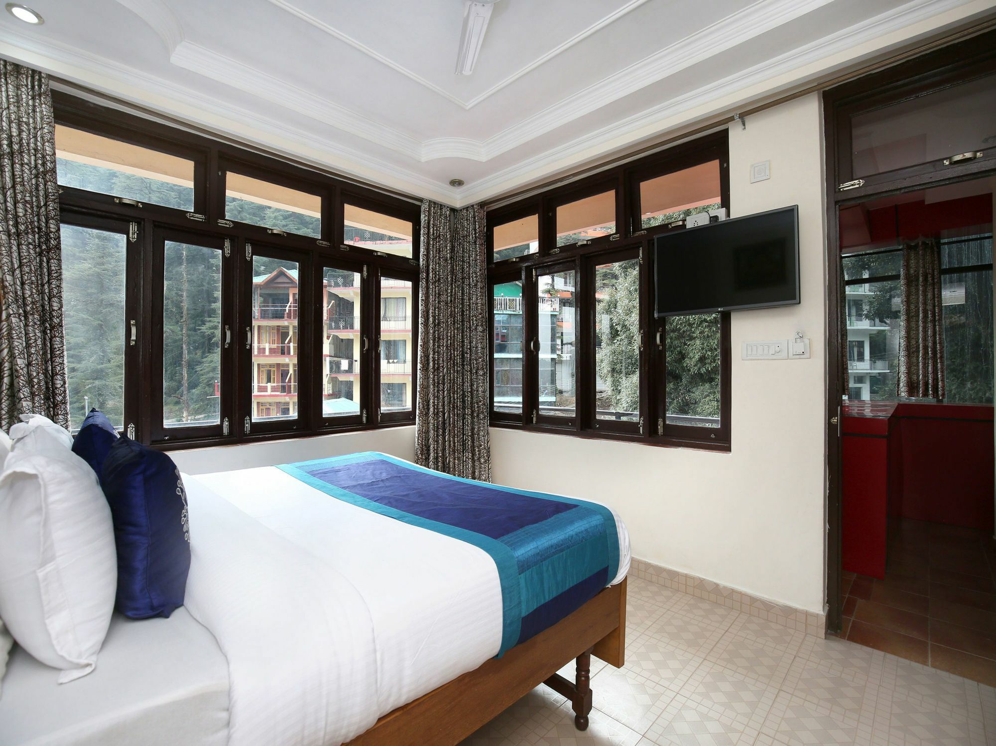 Oyo 9942 Hotel Ravine Dharamshala Eksteriør bilde